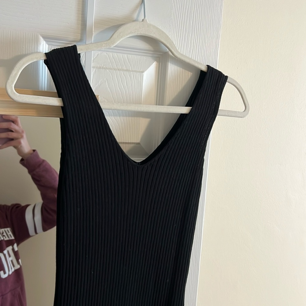 Ribbed black dress